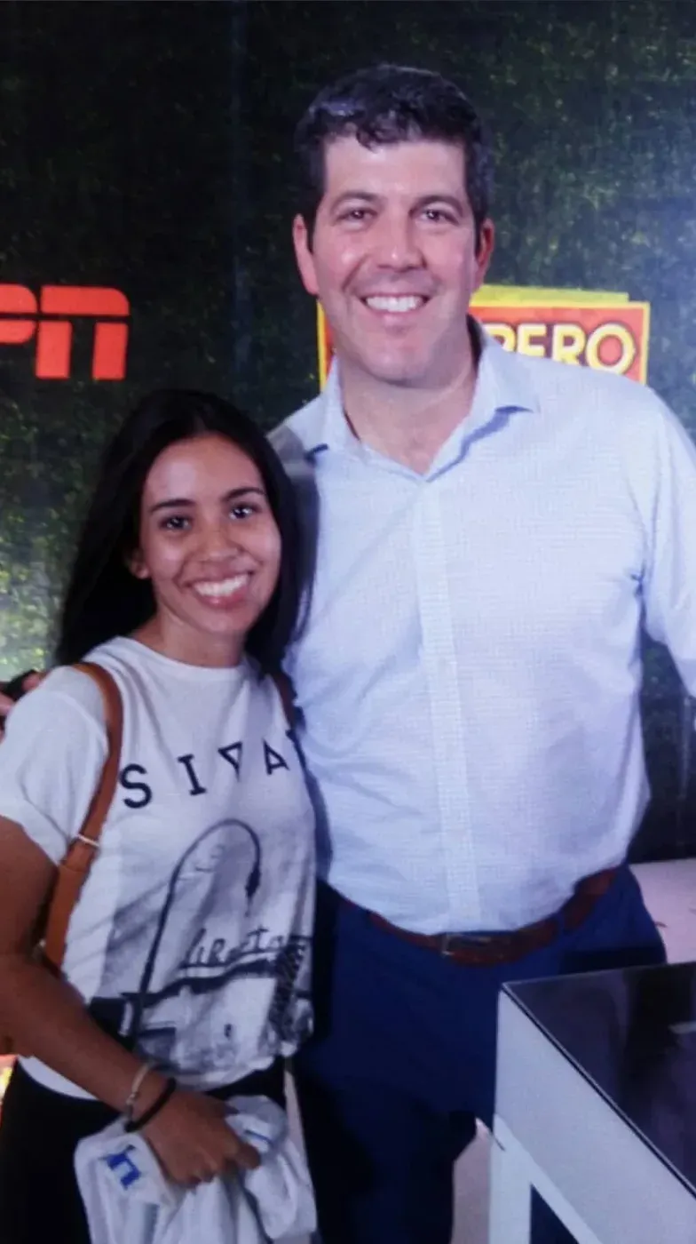 Evento de ESPN con el Pollo Campero, a la derecha Fernando Palomo